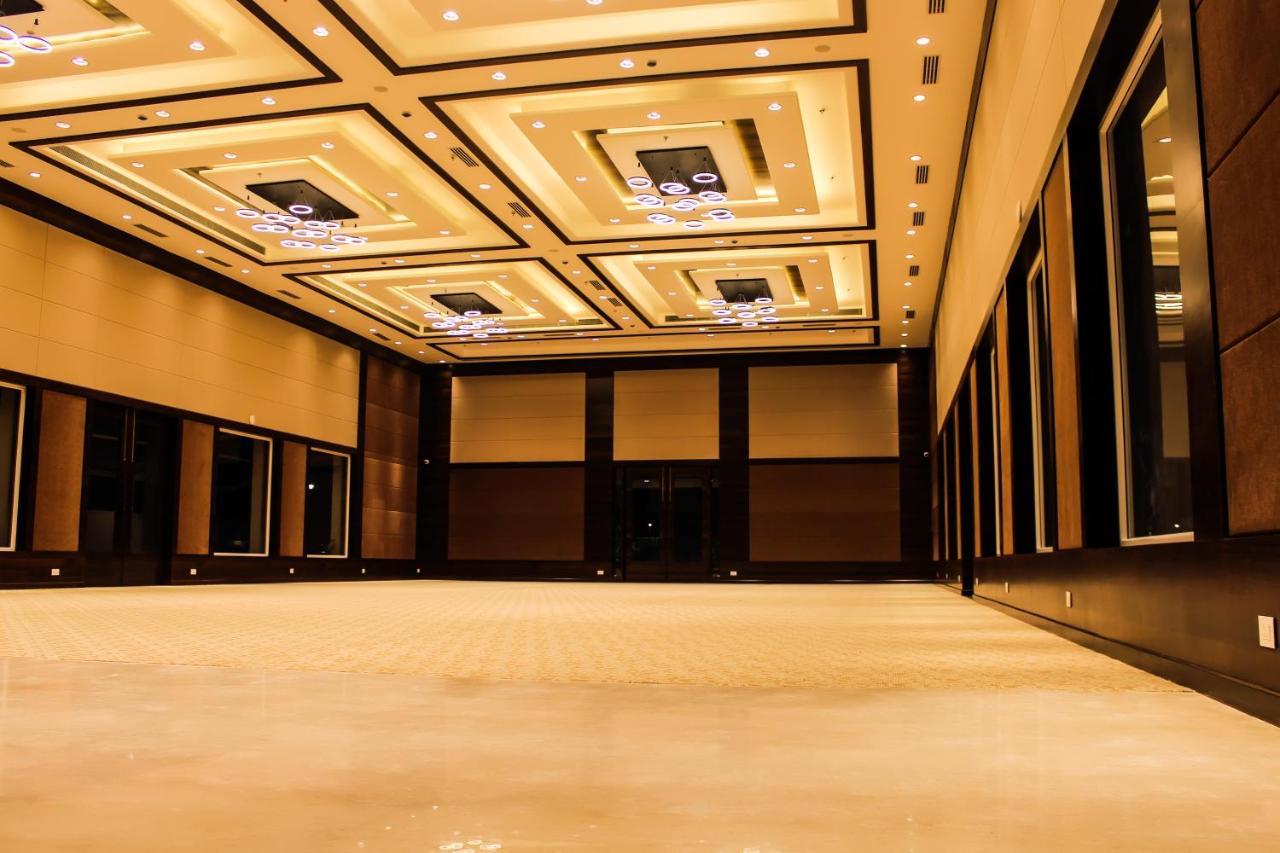 Hotel Rajhans Abhinandan Μποπάλ Εξωτερικό φωτογραφία