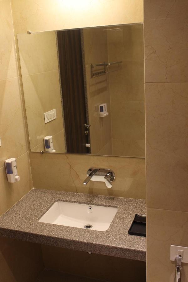 Hotel Rajhans Abhinandan Μποπάλ Εξωτερικό φωτογραφία