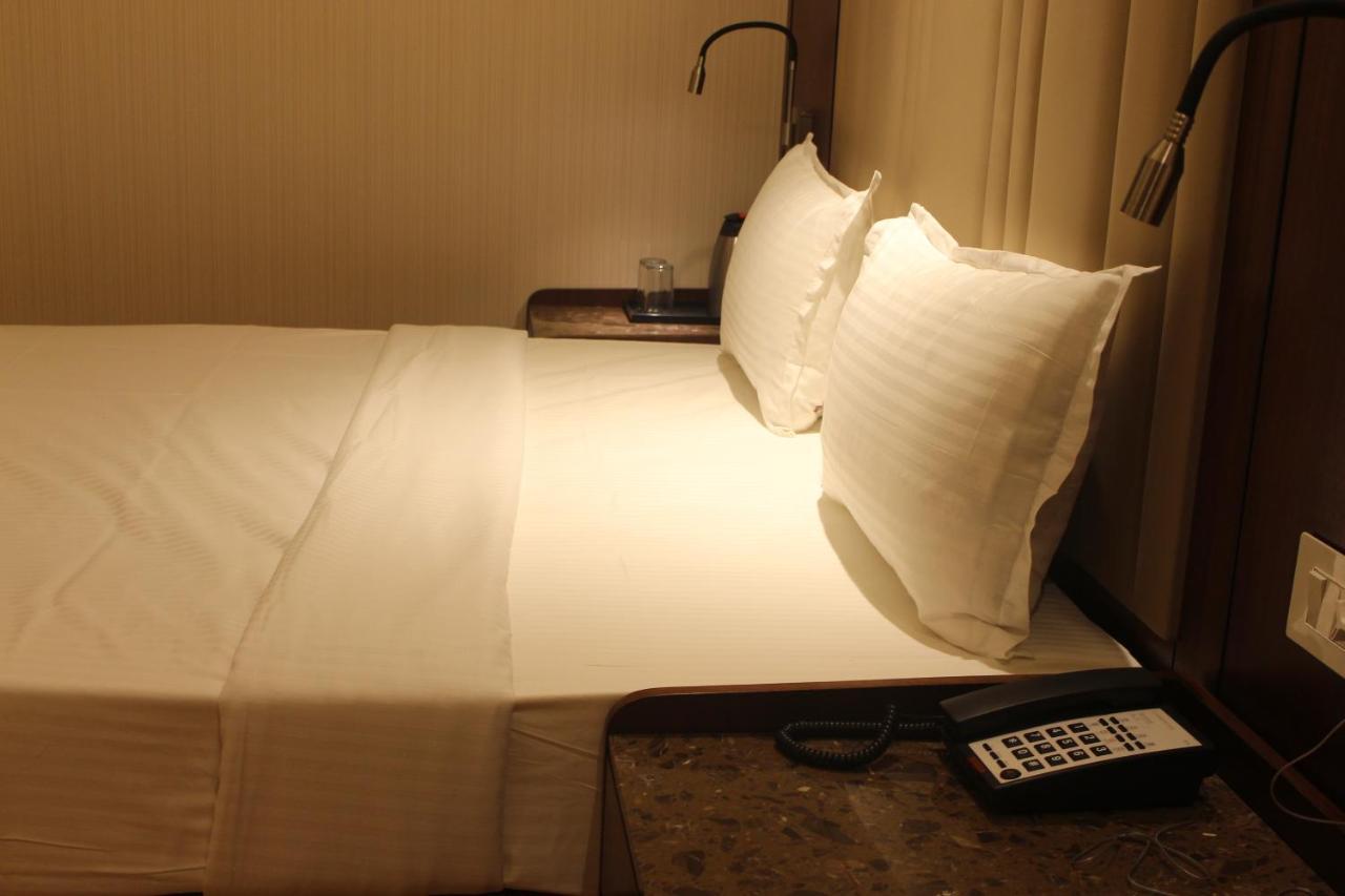 Hotel Rajhans Abhinandan Μποπάλ Εξωτερικό φωτογραφία