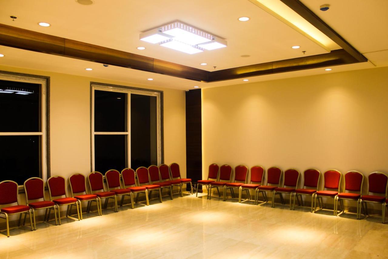 Hotel Rajhans Abhinandan Μποπάλ Εξωτερικό φωτογραφία