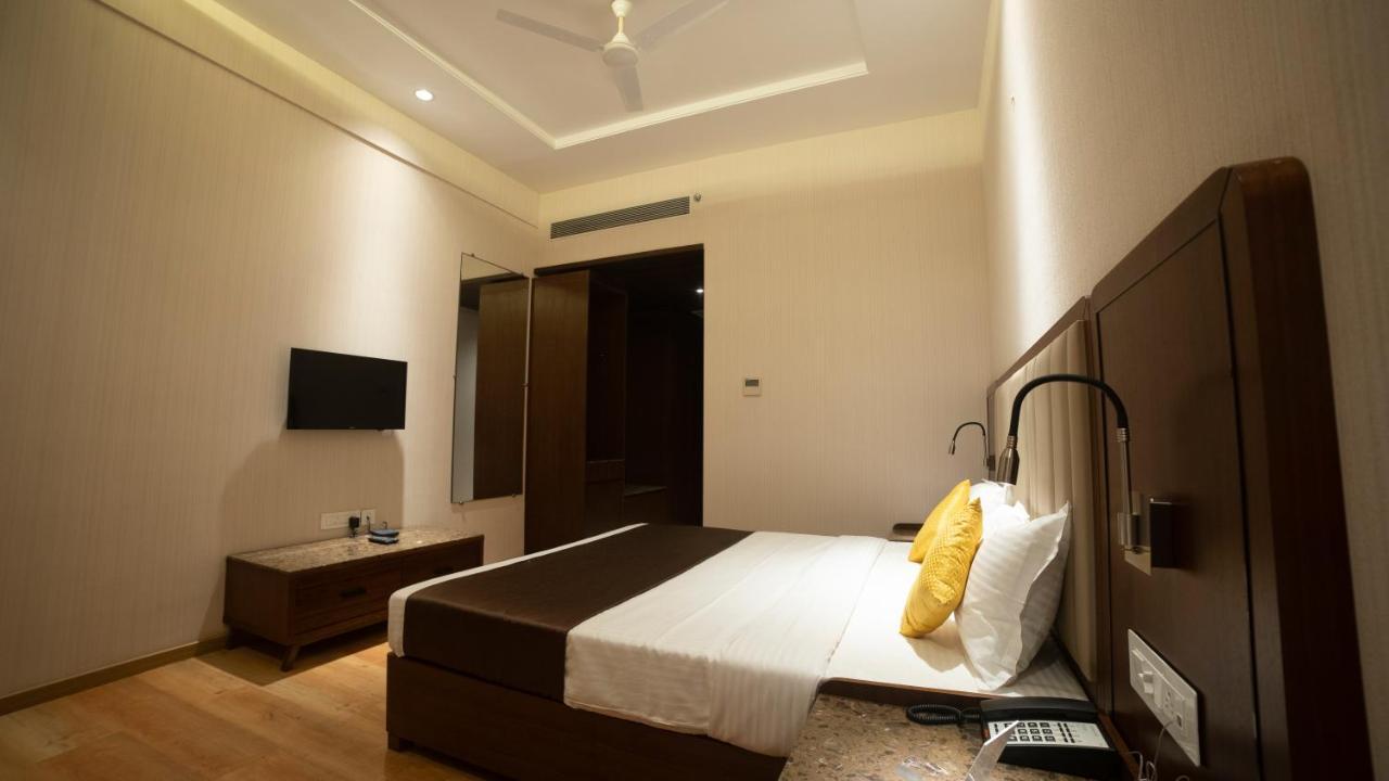 Hotel Rajhans Abhinandan Μποπάλ Εξωτερικό φωτογραφία