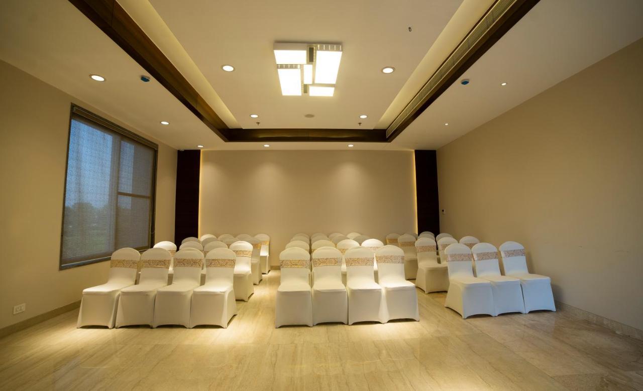 Hotel Rajhans Abhinandan Μποπάλ Εξωτερικό φωτογραφία