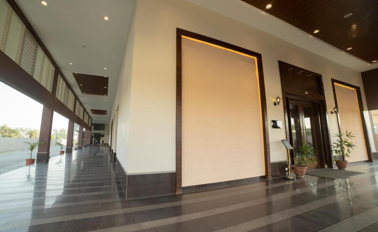 Hotel Rajhans Abhinandan Μποπάλ Εξωτερικό φωτογραφία