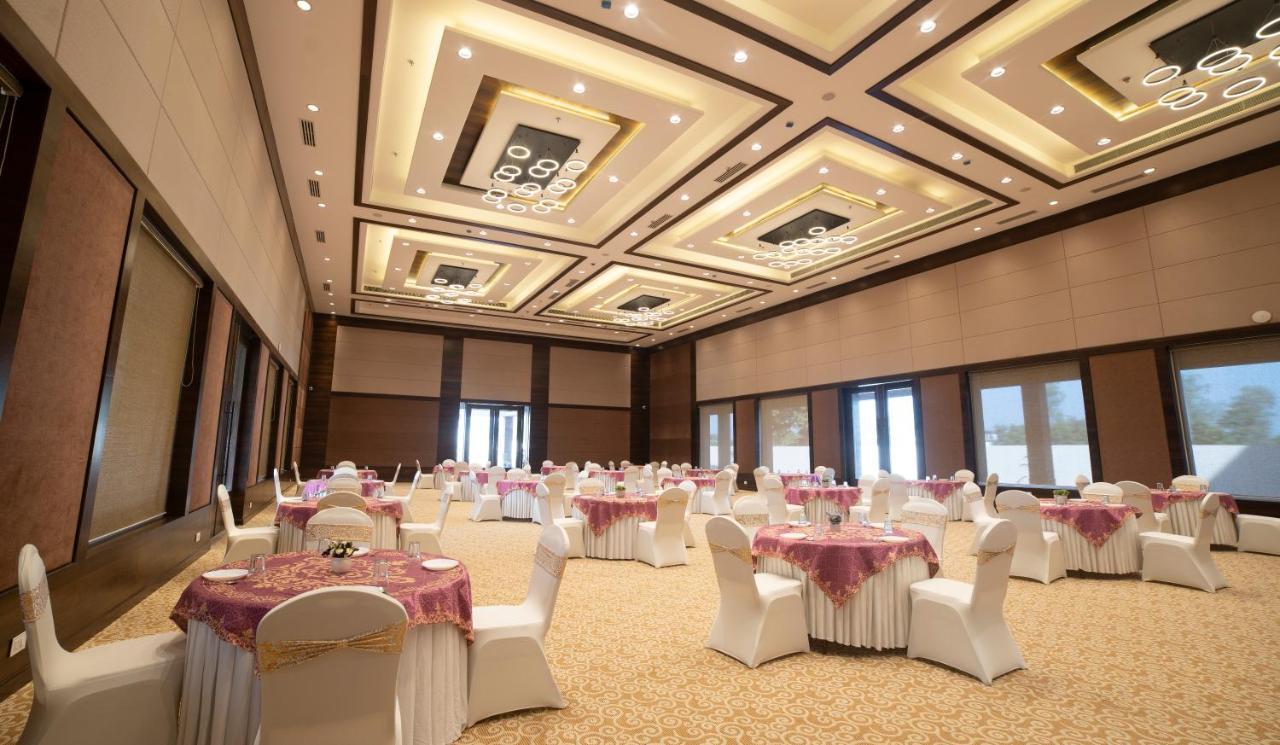 Hotel Rajhans Abhinandan Μποπάλ Εξωτερικό φωτογραφία