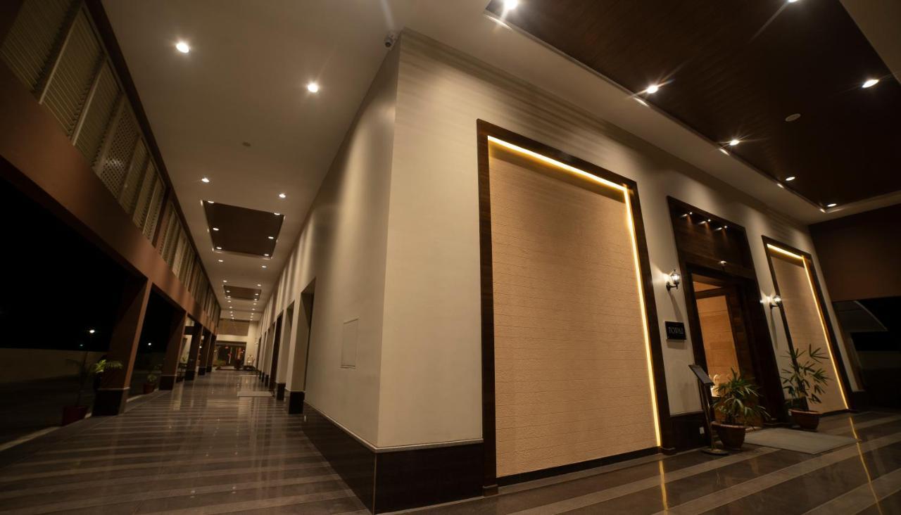 Hotel Rajhans Abhinandan Μποπάλ Εξωτερικό φωτογραφία