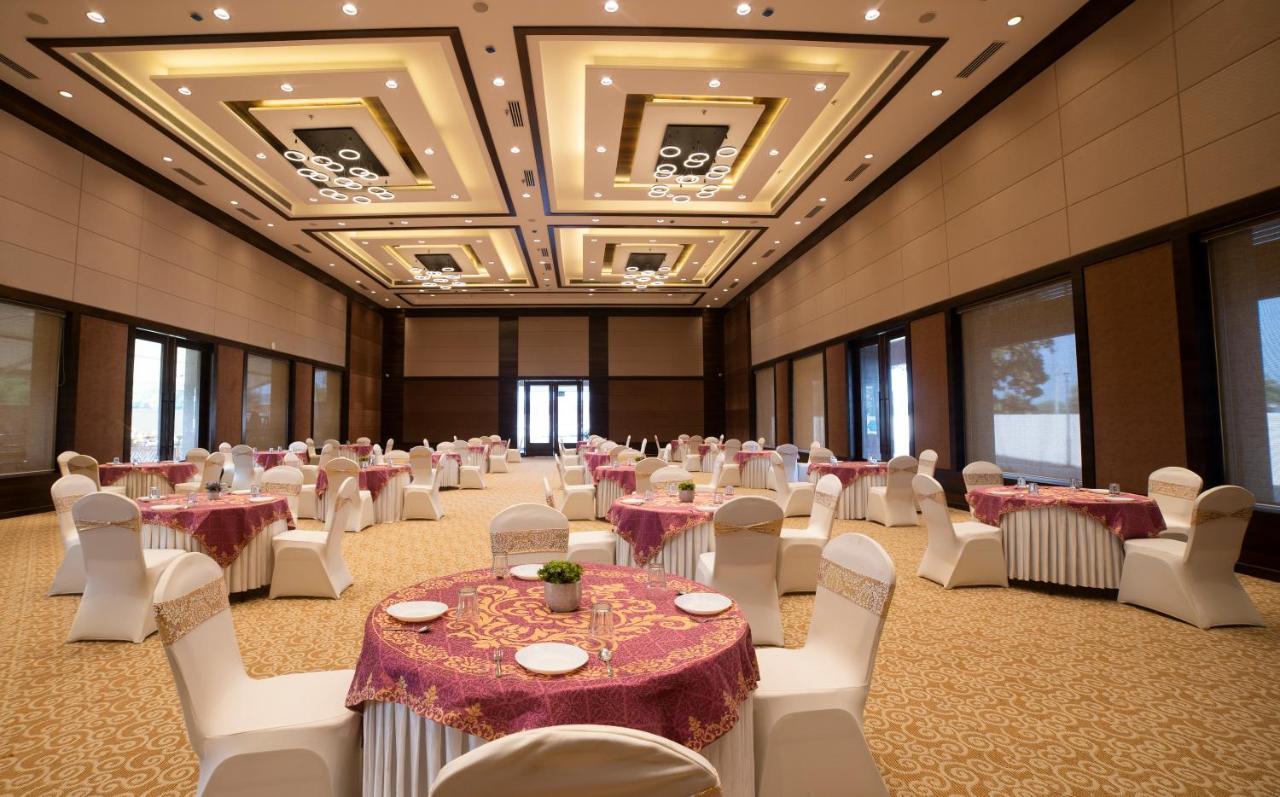 Hotel Rajhans Abhinandan Μποπάλ Εξωτερικό φωτογραφία
