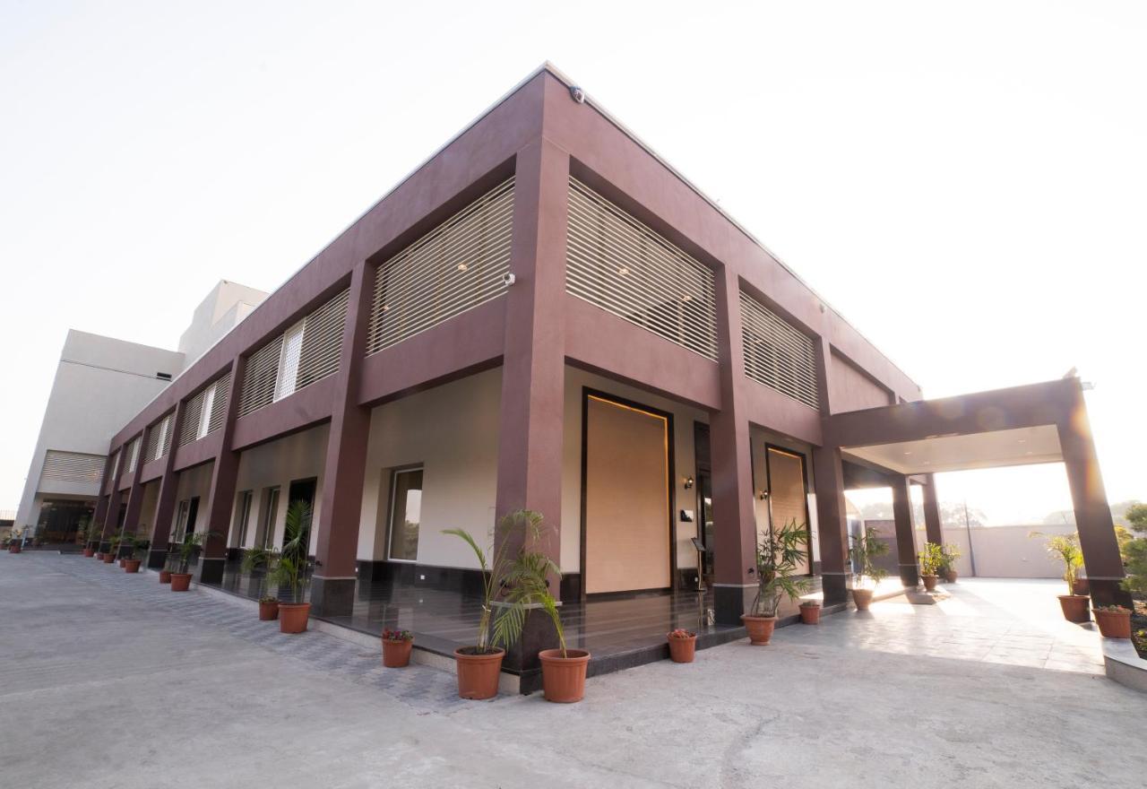 Hotel Rajhans Abhinandan Μποπάλ Εξωτερικό φωτογραφία