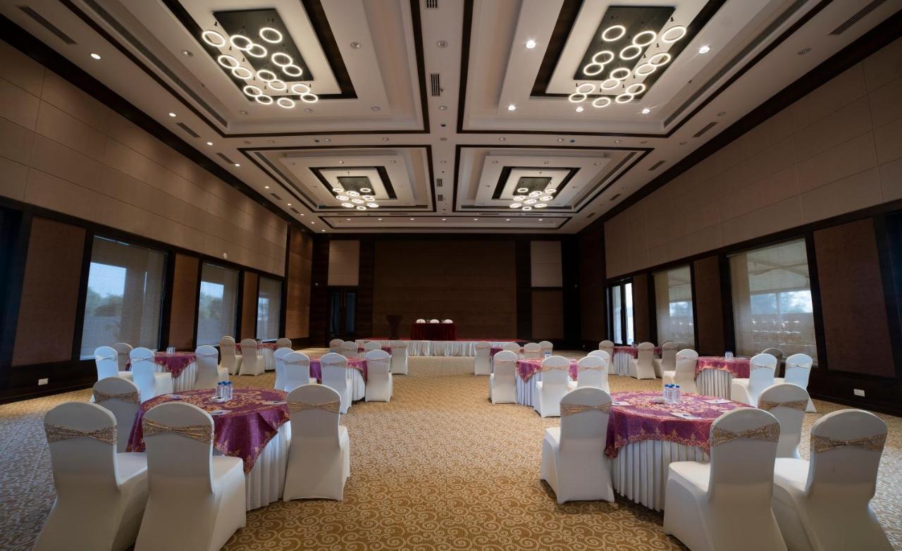 Hotel Rajhans Abhinandan Μποπάλ Εξωτερικό φωτογραφία
