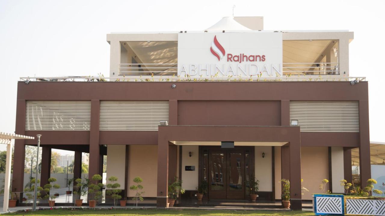 Hotel Rajhans Abhinandan Μποπάλ Εξωτερικό φωτογραφία