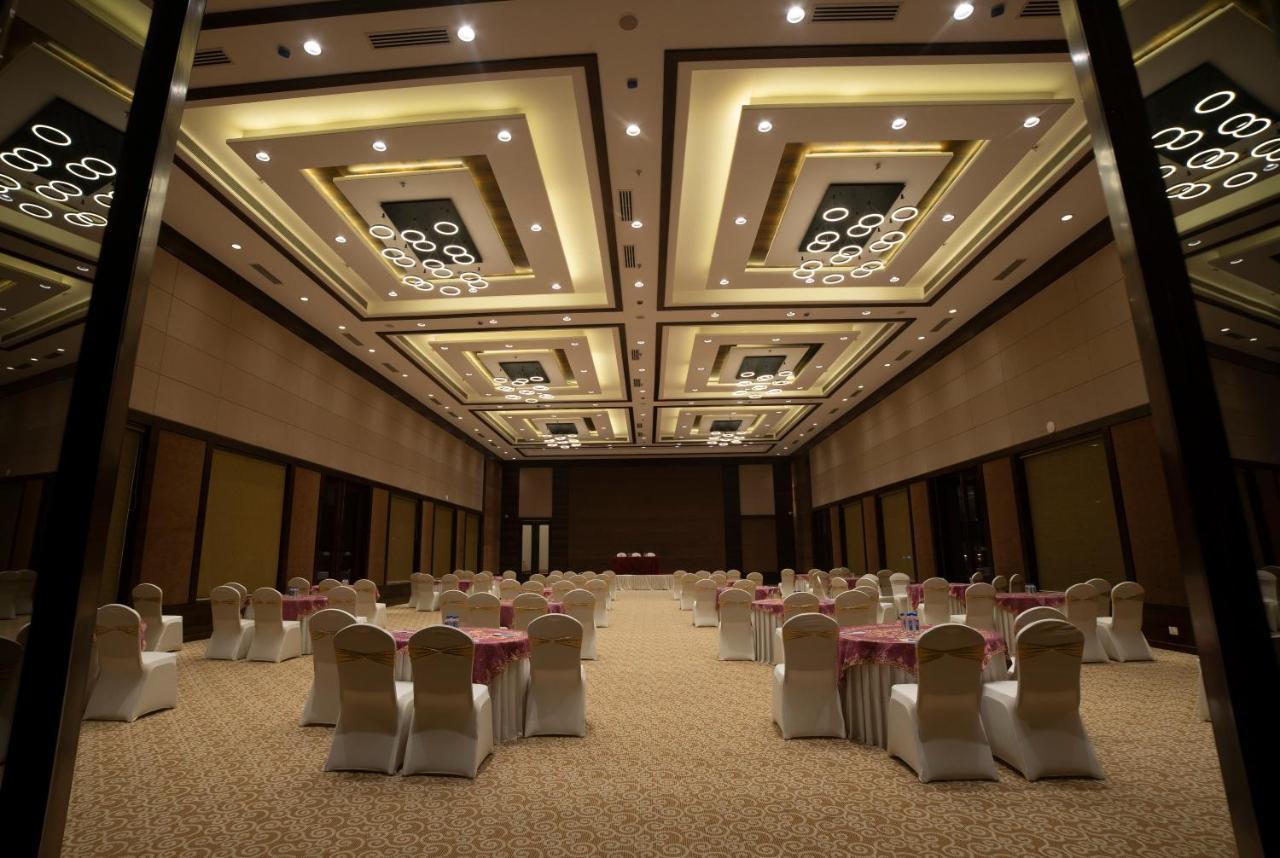 Hotel Rajhans Abhinandan Μποπάλ Εξωτερικό φωτογραφία