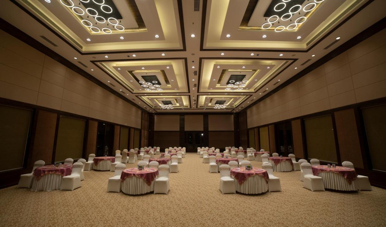 Hotel Rajhans Abhinandan Μποπάλ Εξωτερικό φωτογραφία