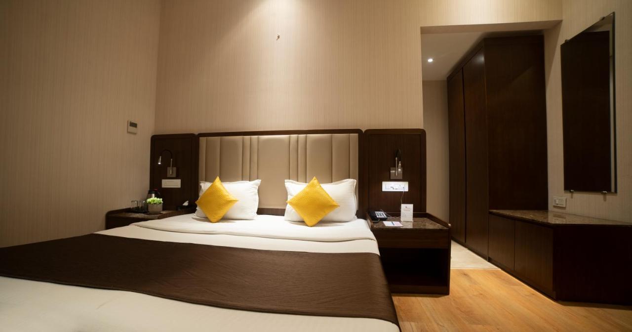 Hotel Rajhans Abhinandan Μποπάλ Εξωτερικό φωτογραφία