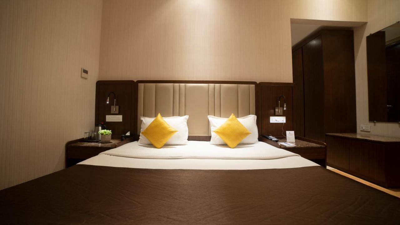 Hotel Rajhans Abhinandan Μποπάλ Εξωτερικό φωτογραφία