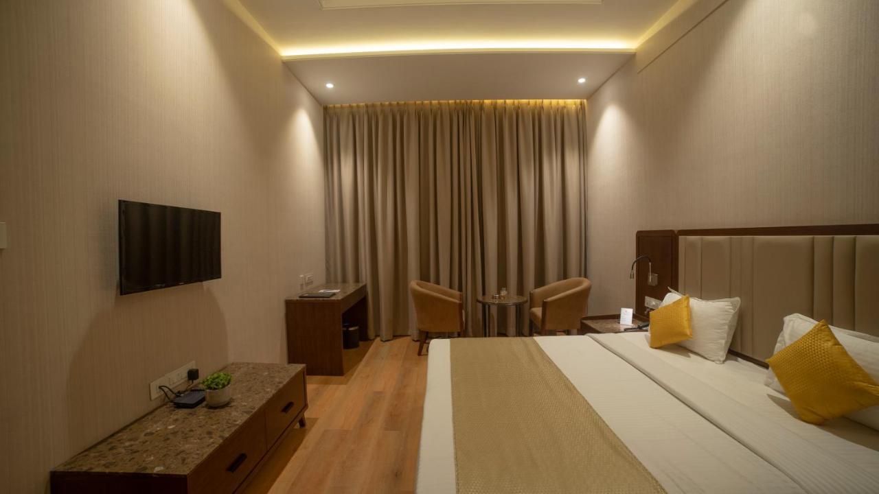 Hotel Rajhans Abhinandan Μποπάλ Εξωτερικό φωτογραφία