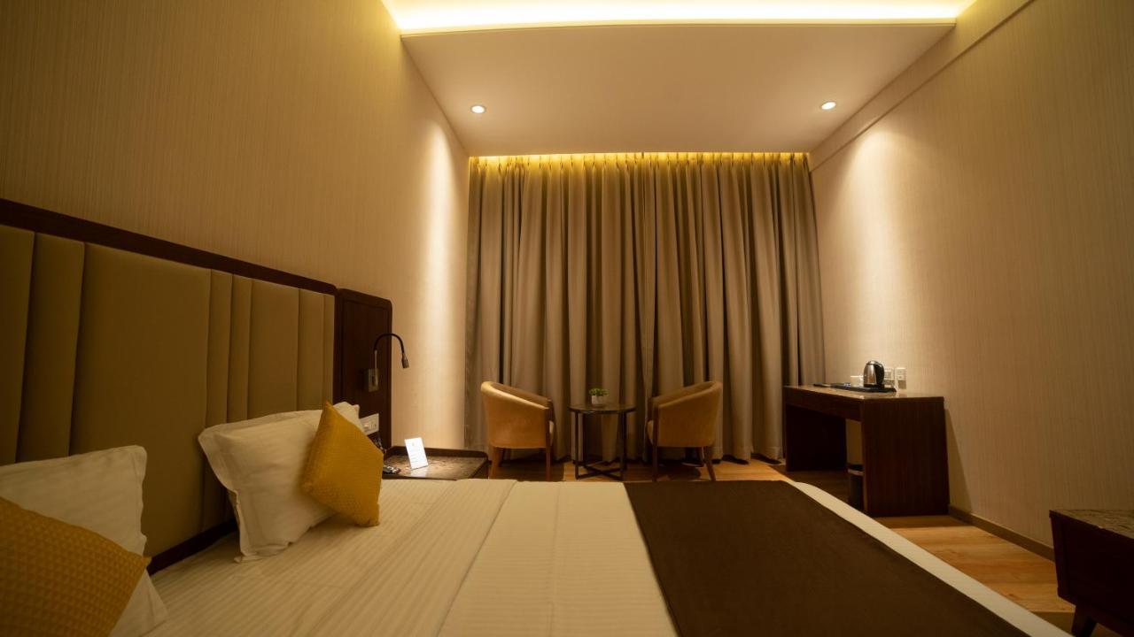 Hotel Rajhans Abhinandan Μποπάλ Εξωτερικό φωτογραφία