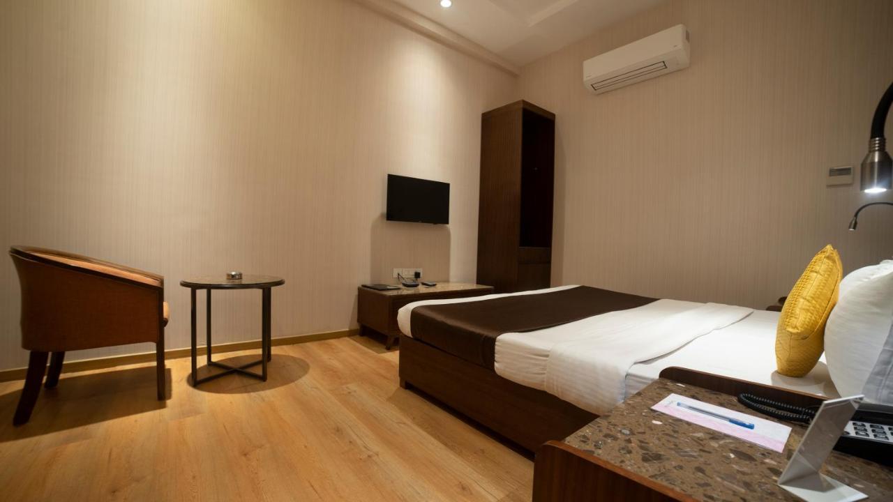 Hotel Rajhans Abhinandan Μποπάλ Εξωτερικό φωτογραφία